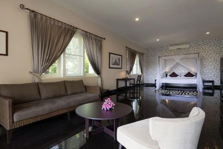 Room 9 of 21