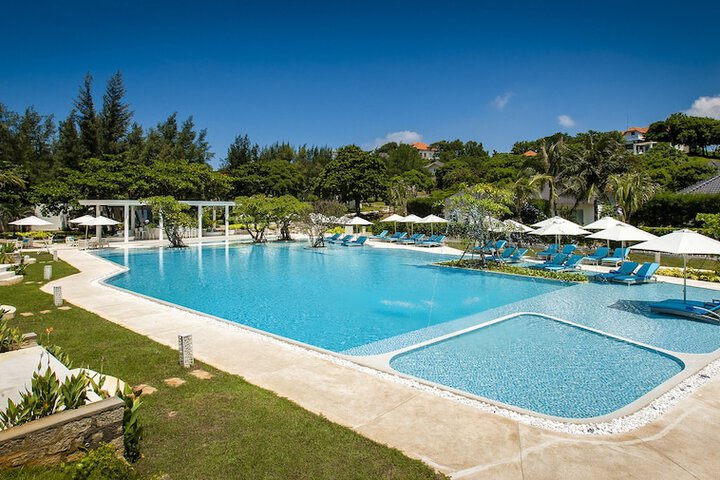 Pool 102 of 167