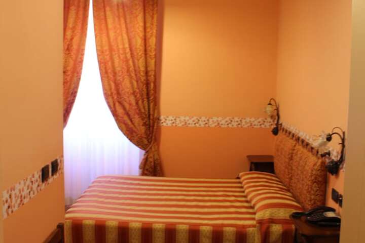Room 32 of 53