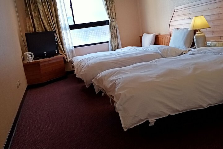 Room 17 of 35