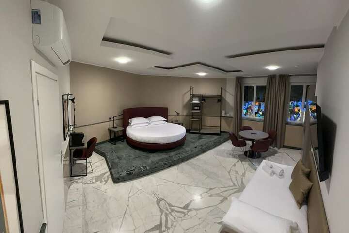Room 21 of 57