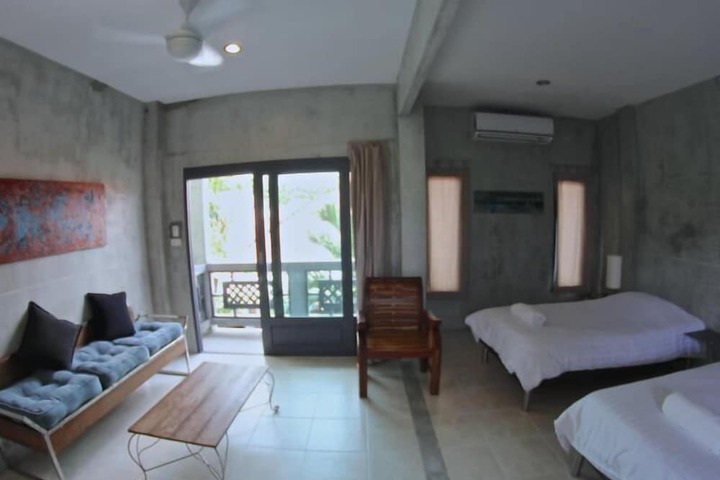 Room 12 of 35