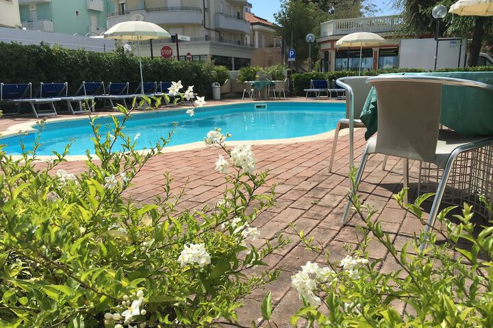 Hotel with Pool
