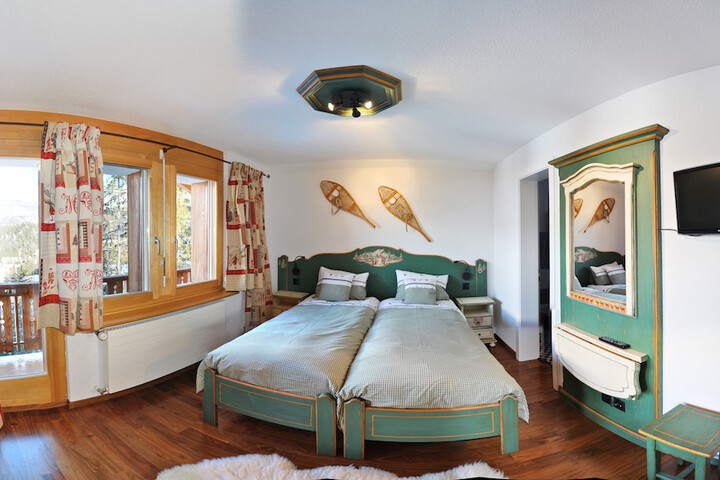Room 3 of 38