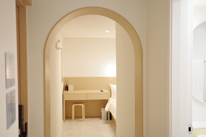 Room 6 of 31