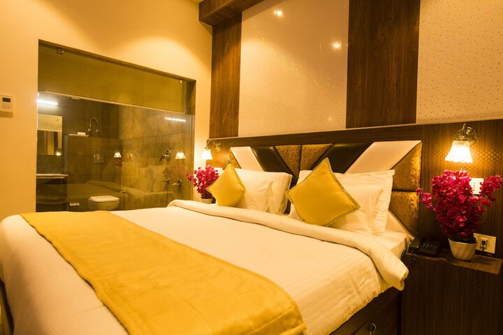 Room 14 of 38