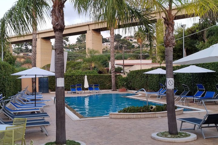 Hotel 52 of 56