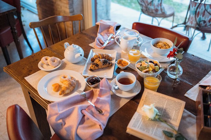 Breakfast/Coffee Service 85 of 97