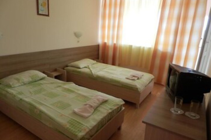 Room 25 of 33