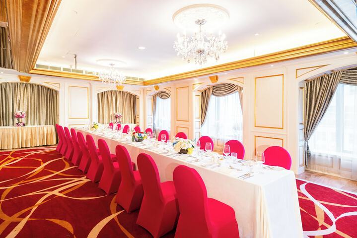 Ballroom/Hall 66 of 72