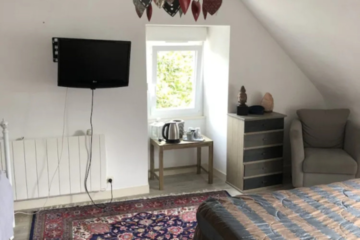 Room 6 of 16