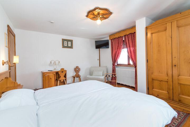 Room 12 of 41