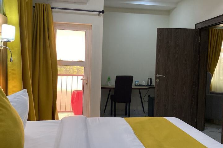 Room 18 of 23