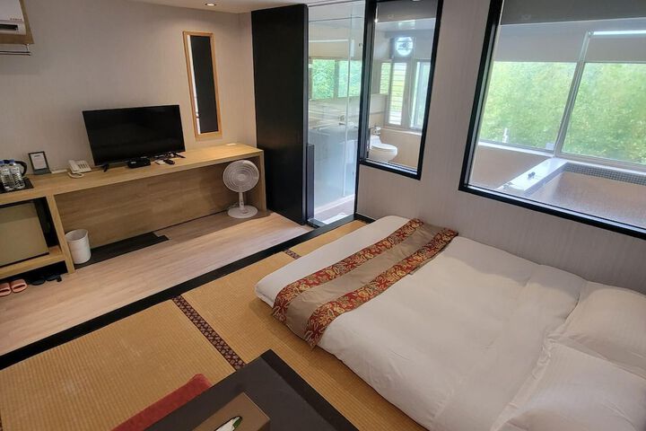 Room 25 of 64