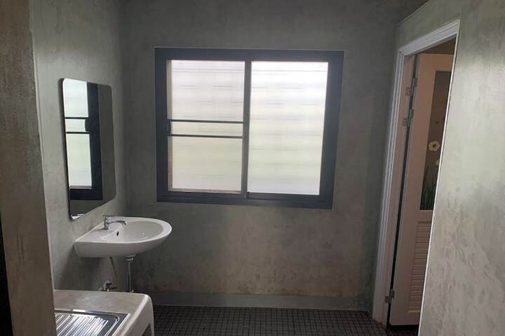 Room 74 of 95