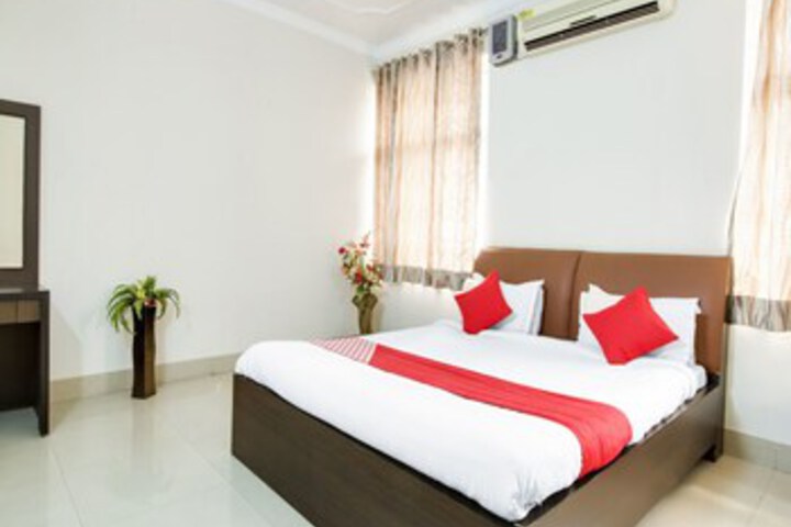 Room 20 of 28