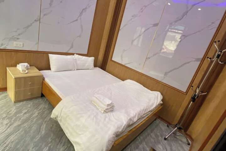 Room 4 of 26