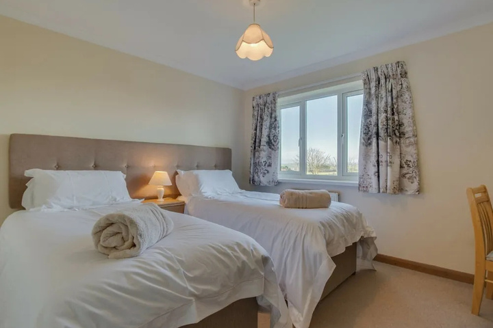 Spacious and Comfortable Holiday Home With Large Private Garden Near the Beach