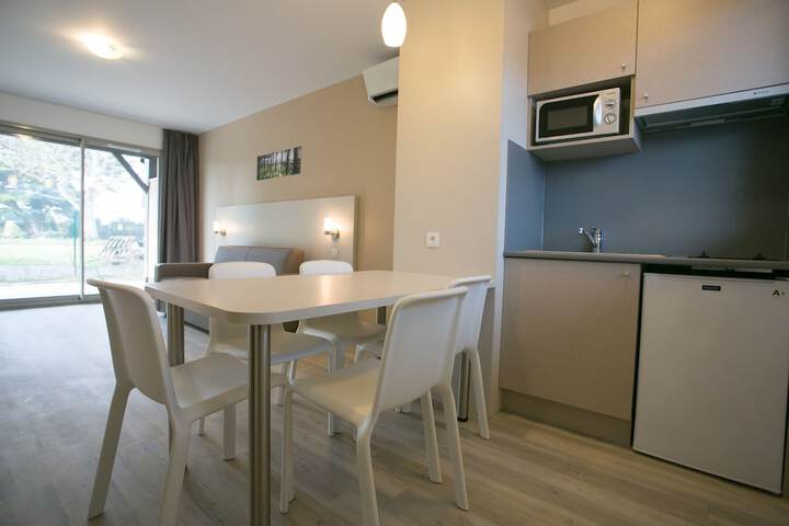 Private kitchenette