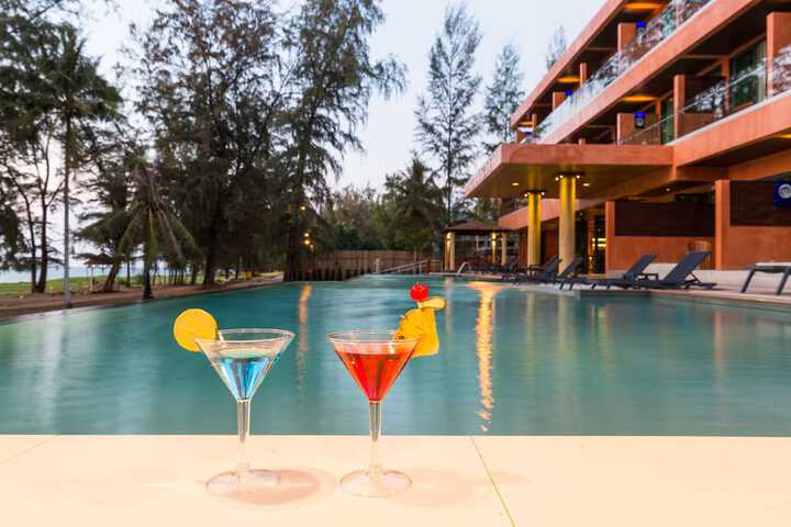 Hotel with Pool