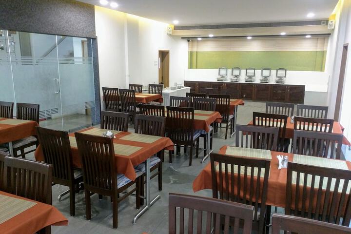 Dining 15 of 17