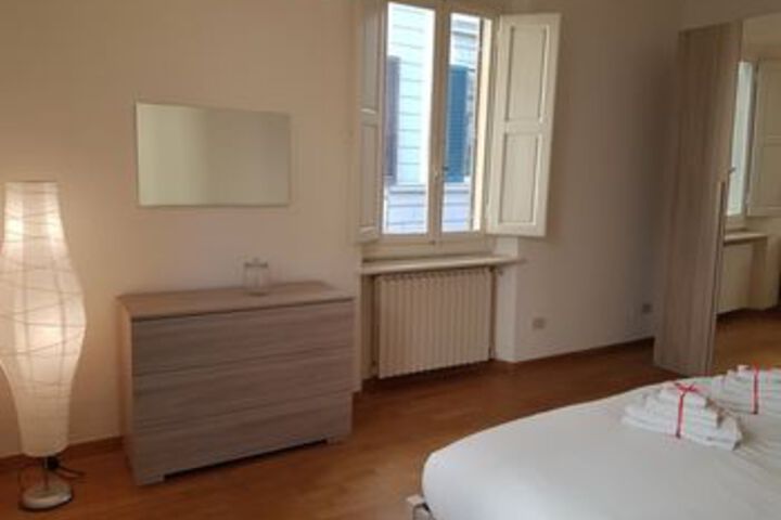 Room 2 of 5