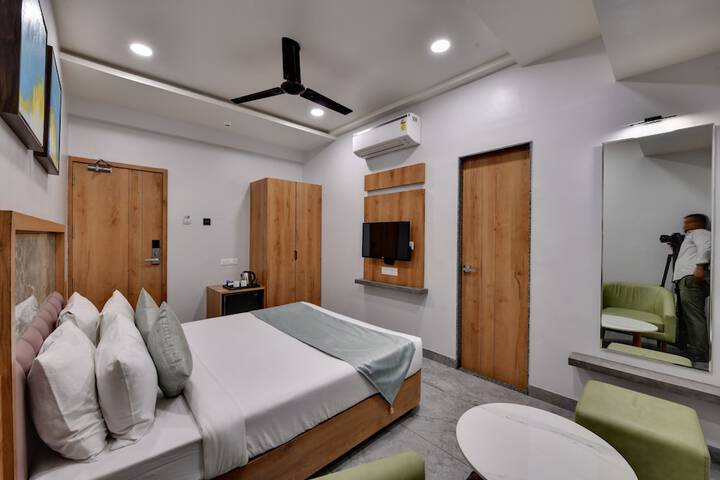 Room 8 of 24