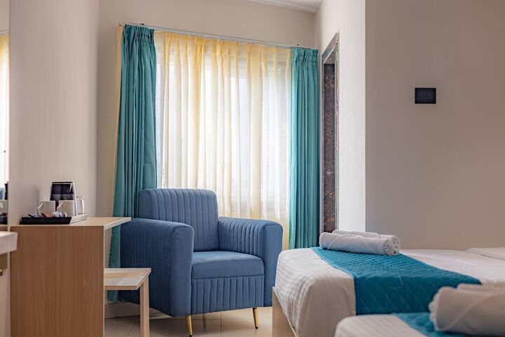 Room 9 of 14