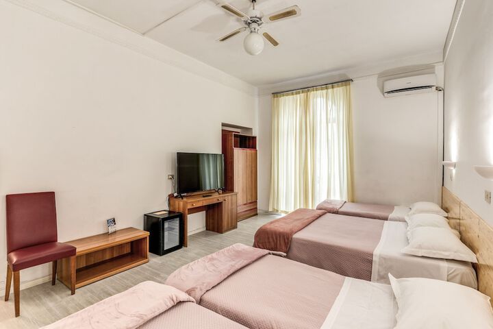 Room 8 of 25