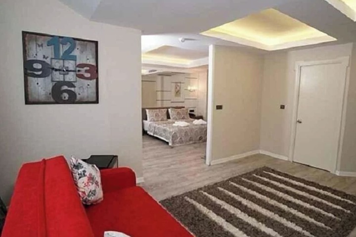 Room 12 of 25