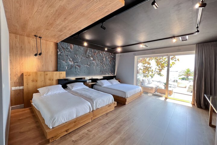 Room 16 of 148