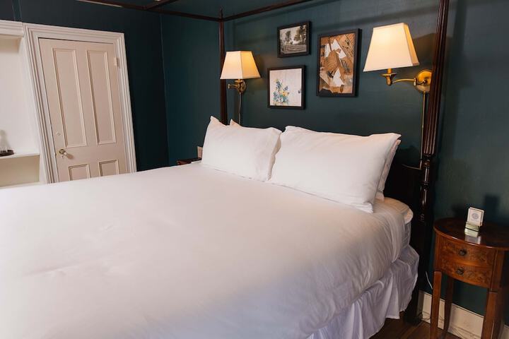 Room 13 of 61