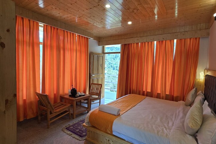 Room 6 of 110