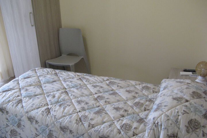 Room 47 of 136