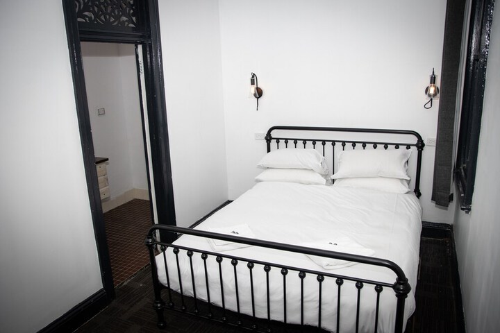 Room 20 of 37