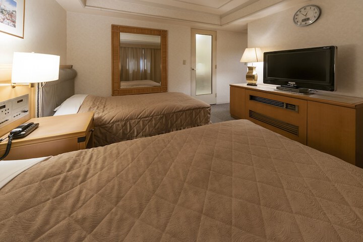 Room 9 of 21