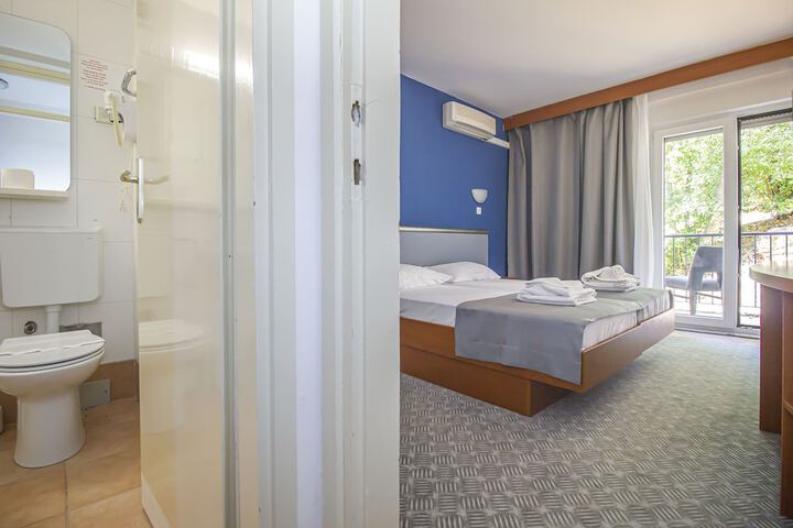Room 26 of 79