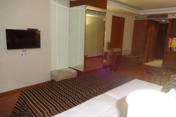 Room 13 of 56