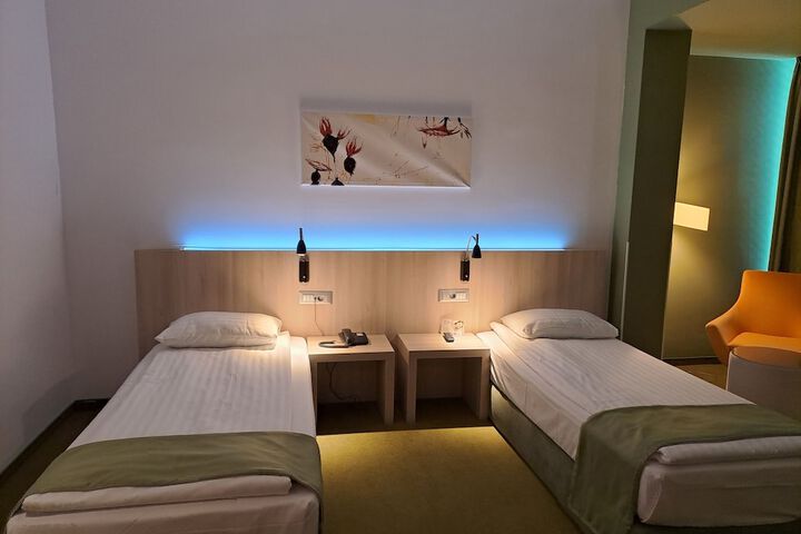Room 8 of 31
