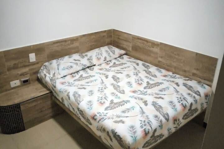 Room 4 of 11