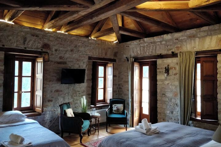 Exterior of Hotel Grosvenor