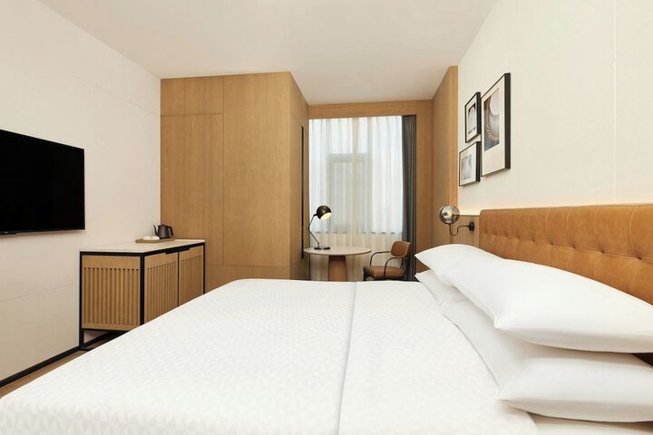 Room 15 of 24