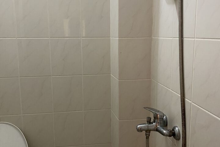 Room 35 of 62