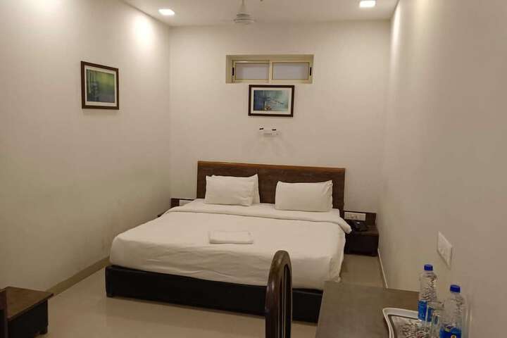Room 30 of 73
