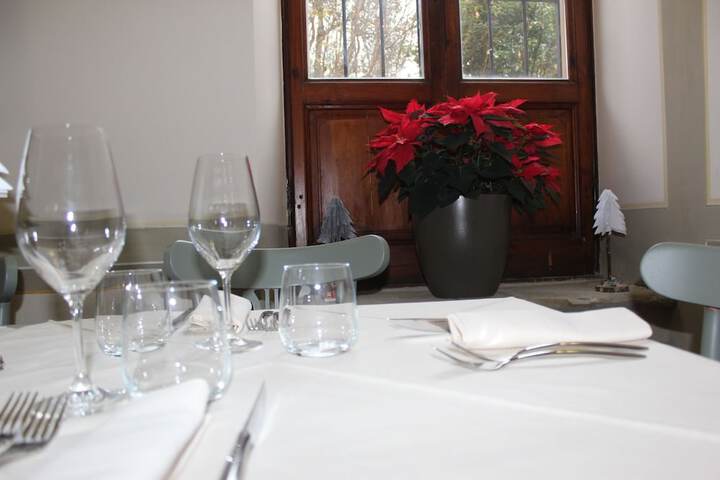 Dining 23 of 66