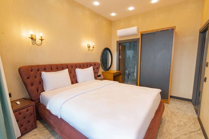 Room 32 of 52