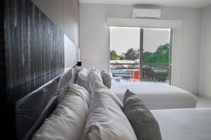 Room 10 of 35