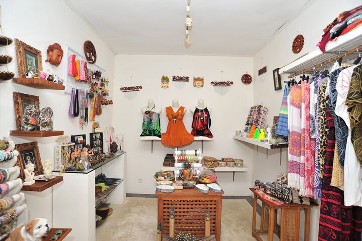 Gift Shop 94 of 117