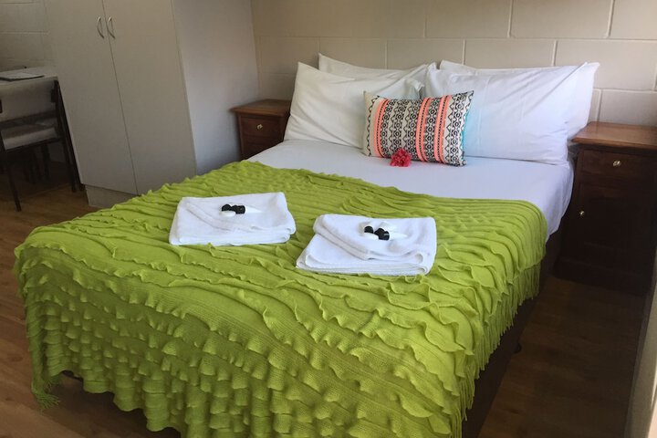 Room 15 of 204