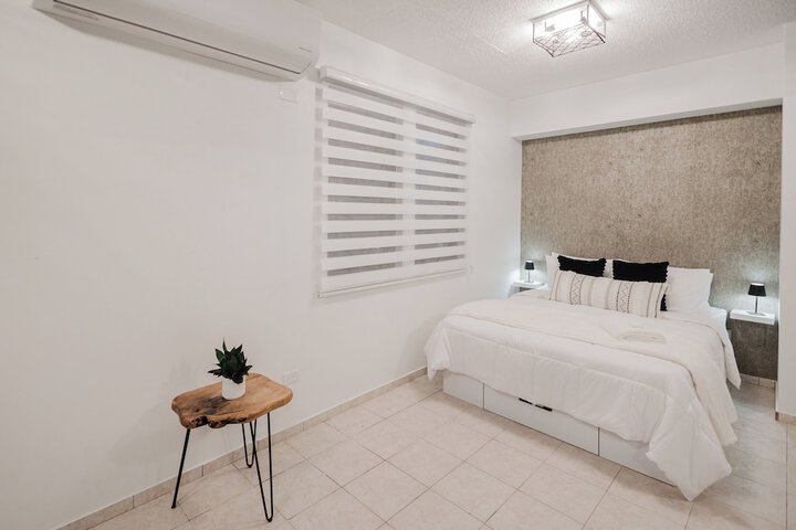 Room 3 of 34